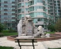 :满五年唯一商品房,南北通透全明格局,近地铁。