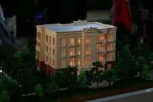 南北向采光足楼层好商圈成熟交通方便诚心出售