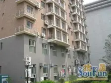 良运花园,楼层好,小区中间 地铁口, 南北通厅。