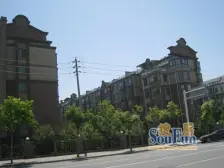 南北通透 采光好 使用面积大电梯房 带阁楼带露台