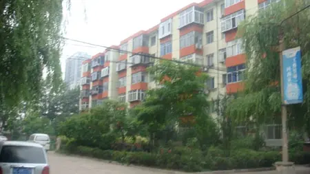 燕东里