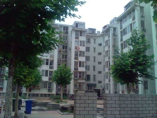 金鱼池小区4室2厅2卫南北朝向12000.00元/月出租