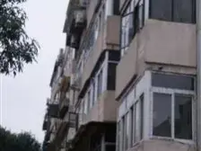 直管公产 阳面精装大一室 诚意出售