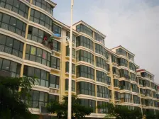 沿海洋房,带个有窗户的20平地上储藏室