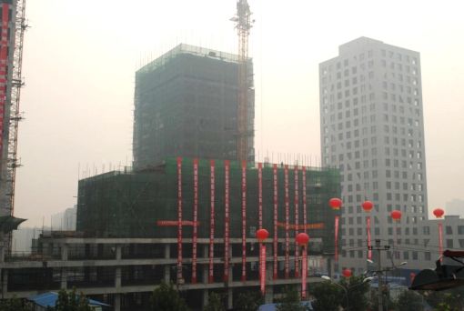 凤城阳光1室1厅1卫东朝向4200.00元/月出租