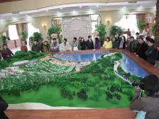 此房天籁湾平层两室两厅的。清水