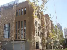 前城国际一期封闭园区2室户型出门就是37和东关街