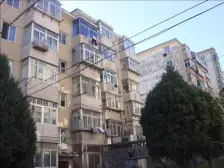 马栏广场地铁口北侧,无坡好位置,三室,房主急售