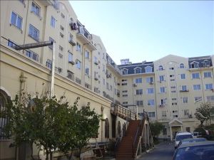 湾家地铁口三室两厅方正户型一楼相当于二楼楼下是车库