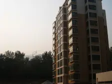 封闭小区小高层一楼三居室南北通透