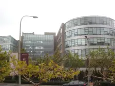 近小区出口出行方便房子装修采光好还可以可以直接出租