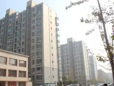 星海大第 封闭小区 一楼 可以养花种草 两室户型方正。