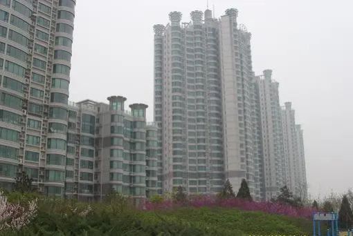 珠江绿洲3室1厅2卫西南朝向8500.00元/月出租
