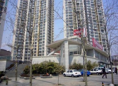 海信璞园2室1厅2卫南北朝向3500.00元/月出租