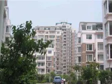 新增新华 三室品字格五明户型有电梯 提包入住位置安静