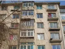 近地铁站,两室一厅,拎包即住。