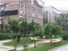 卫生间有窗,封闭园,人车分流,交通便利,格局方正