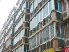 地铁边南北通透户型采光好近市场近医院生活上很便利