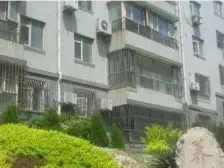 中间楼层南北向 户型规矩 光线视野好 环境空气好