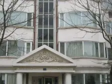 封闭小区,位置安静,交通便利,配套齐全,