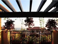 红堡山海园联排别墅 地上三层 地下一层 露台看海