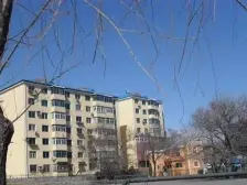 精装修,两室一厅近地铁站,近公交车站