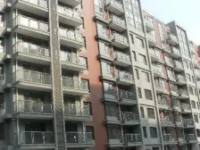 华南商圈边一室电梯房,南向,小区中间位置