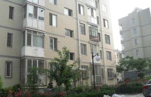 5层跃6层,有仓库,现做单间公寓出租