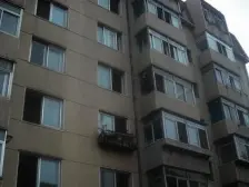 华南商圈大湾市场旁,南北通厅户型,近车站,楼层好