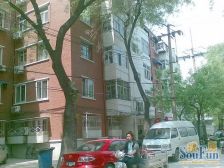 昆明路公产可居住的拆间有独立的卫生间