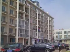 房子是步梯简单装修两室看房方便