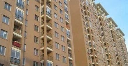 高祥里4室2厅2卫南北朝向2000.00元/月出租