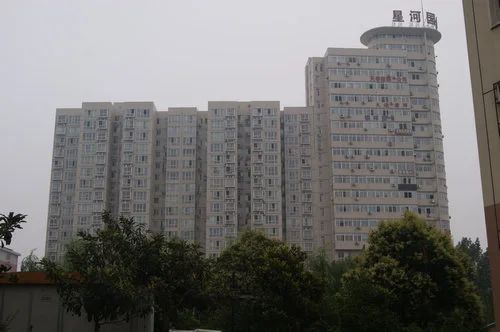 隆安星河华居1室1厅1卫南朝向1300.00元/月出租