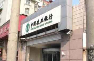 佛涛路小区3室2厅2卫南北朝向4000.00元/月出租