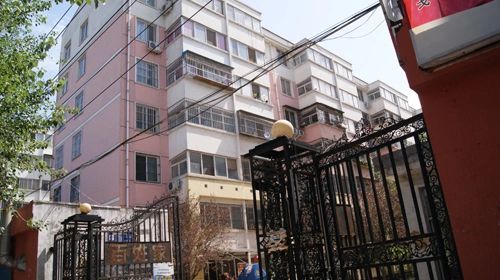 百姓家3室2厅1卫南朝向1000.00元/月出租