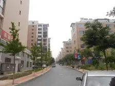 此房离轻轨13号线2公里。交通方便,地点好小区环境好