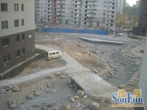 东港龙城,精装修,有本可贷,看房方便