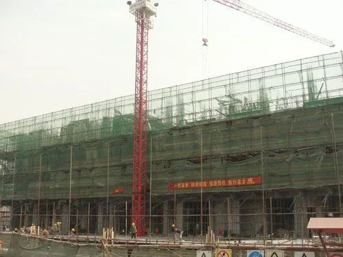 路南区宝升昌广场1室1厅东北朝向6000.00元/月出租