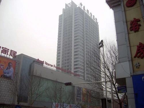 申泰新世纪广场1室1厅1卫东南朝向900.00元/月出租