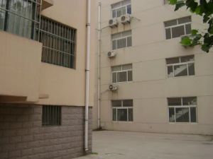 新华路单位房多层3楼大两居业主置换新房