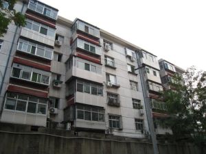 南北通透的小2居室,中间层,公摊小。