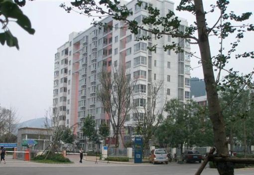 鲁能领秀城2室2厅1卫南北朝向3000.00元/月出租