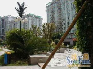 双地铁1/4号线出小区就是黄土岭中间楼层视野好