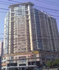 业主自住房,装修可以住,楼下就是国金,采光好