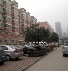 大三室 地铁口 离桐柏一中近 中间楼层 采光好