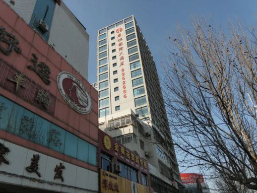 巴黎假日1室1厅1卫南朝向1000.00元/月出租