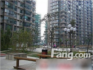 户型方正采光好住家装修公园旁地铁口
