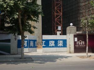 洛浦公园旁创业路大张旁双气电梯两室采光好