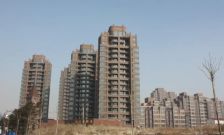 中东新生活红大领域电梯跃层109平上下一样的六室2卫