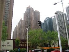 出行方便近地铁小区环境好自带装修拎包入住